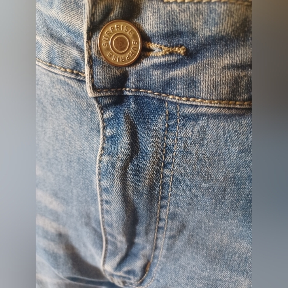 Surprise Blue Jeans Flared - Picture 2 of 11